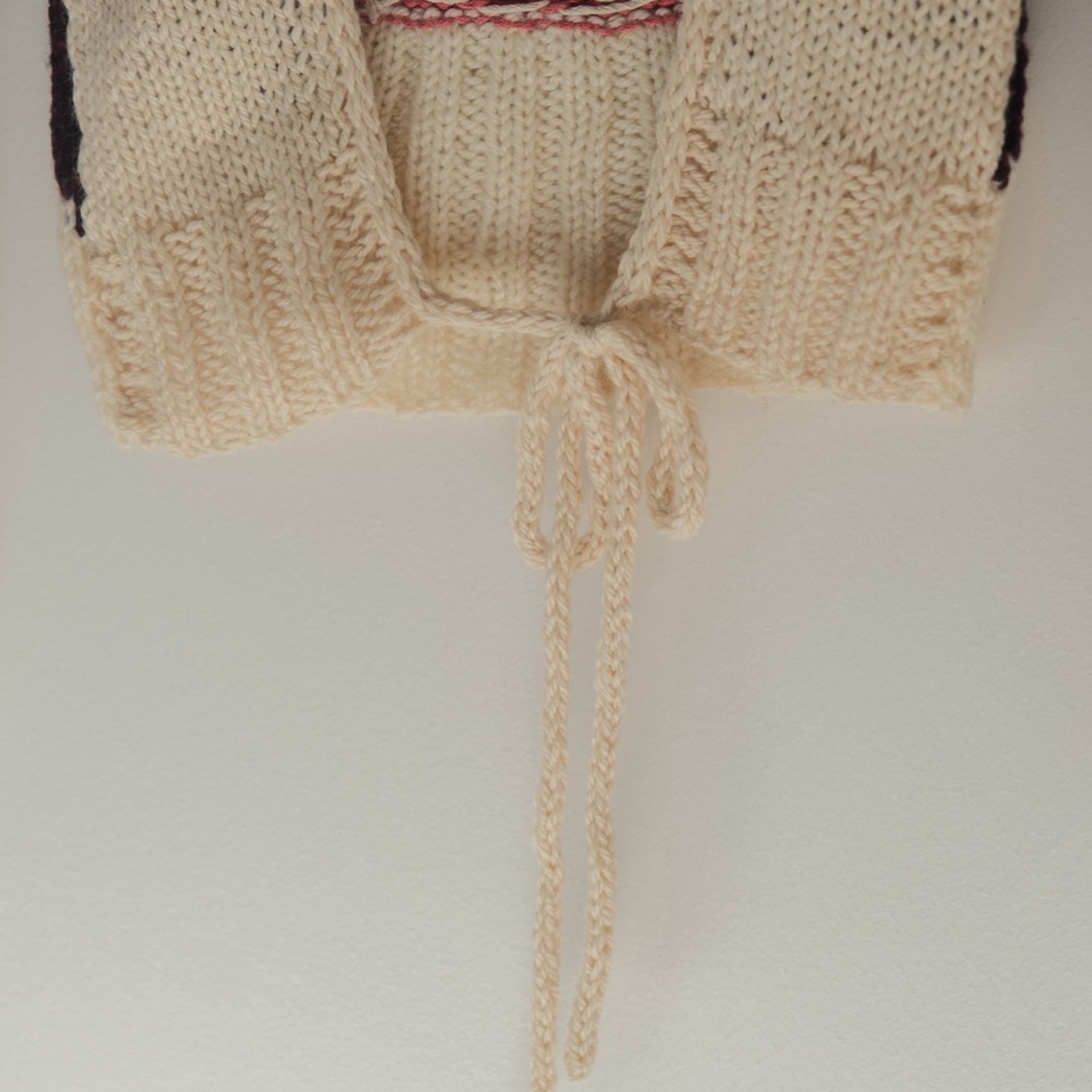 Open Back Geometric Patterned Cream Sweater - Picture 4 of 5
